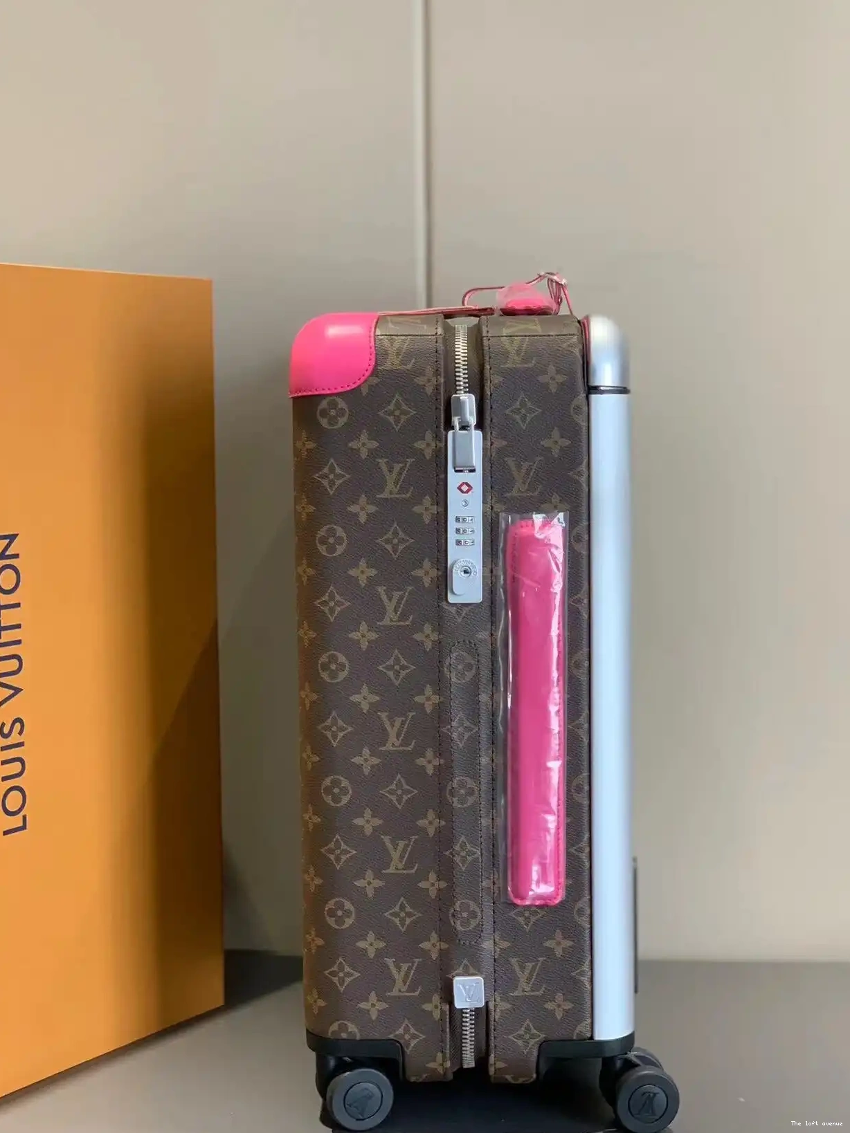CUSTOM MACASSAR 37L HORIZON 55 CABIN CANVAS SUITCASE 0517
